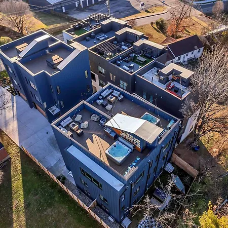 Holiday home 4 Rooftop Decks 4 Hot Tubs Game & Sauna *