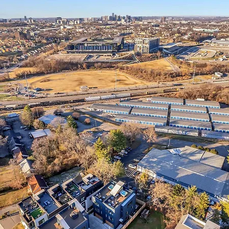 4 Rooftop Decks 4 Hot Tubs Game & Sauna Nashville