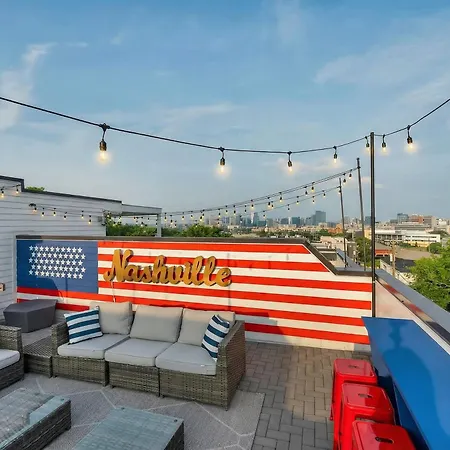Holiday home Rooftop Deck & Shuffleboard Bbq Near Downtown Nashville