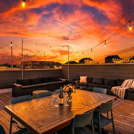 Rooftop Deck 2 Car Garage Near Downtown * Nashville