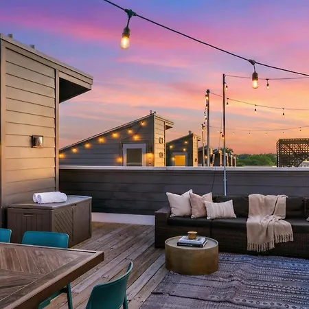 Holiday home Rooftop Deck 2 Car Garage Near Downtown Nashville