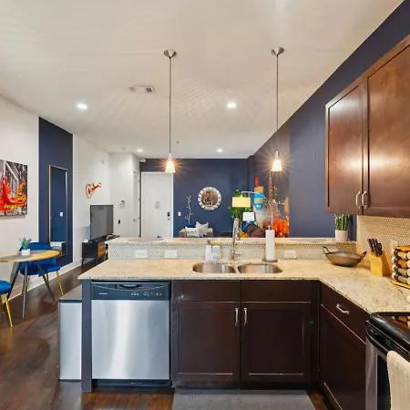 Holiday home Fabulous Nashvegas Loft Retreat Near Vandy Off West End Mins To Broadway Nashville