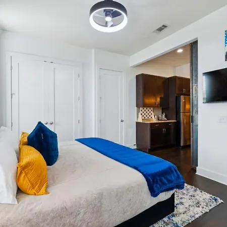 Holiday home Fabulous Nashvegas Loft Retreat Near Vandy Off West End Mins To Broadway *