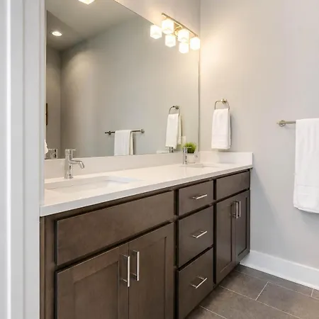 2 Premier Homes Sleeps 24 Rooftops *