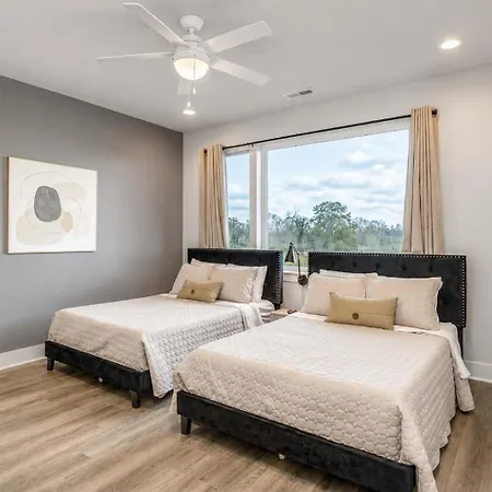 2 Premier Homes Sleeps 24 Rooftops