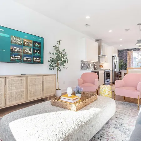 Holiday home Retreat With Hot Tub & Private Garage *