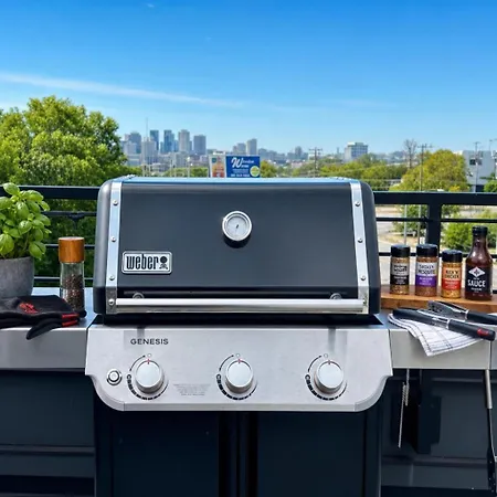 Luxe Group With Hot Tub & Rooftop Lounge Holiday home Nashville