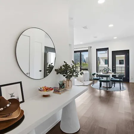 Holiday home Illume 302
