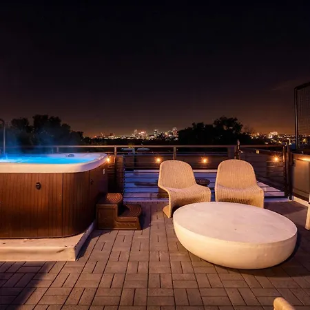 Holiday home Retreat With Hot Tub & Private Garage