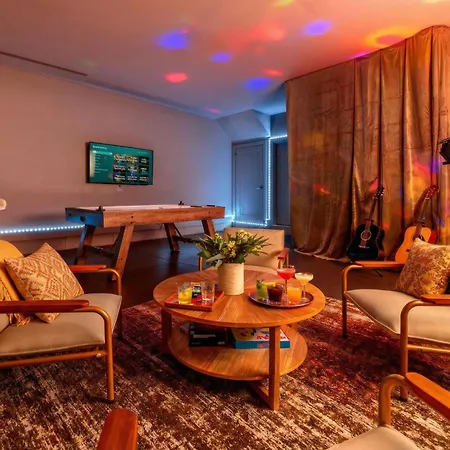 Skyline Views With Double Rooftop Deck & Game Holiday home Nashville