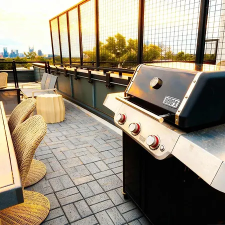 Retreat With Hot Tub & Private Garage * Nashville