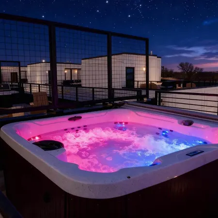 Escape With Skyline Deck And Hot Tub