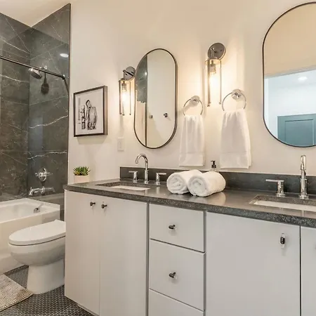 Luxe 4br With Fire Pit Grill And Views Holiday home Nashville