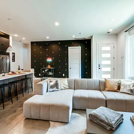 Holiday home Dual Homes Rooftop Deck In Downtown *