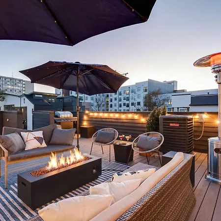 Dual Homes Rooftop Deck In Downtown