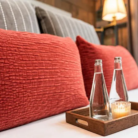 Luxe Group With Hot Tub & Rooftop Lounge Holiday home *