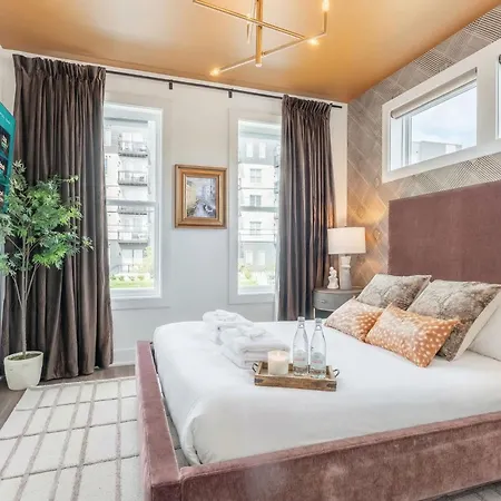Luxe 4br Retreat With Rooftop Fire Pit & Garage Holiday home Nashville
