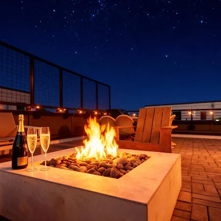 Rooftop Hot Tub Fire Pit 6br Near Broadway Holiday home