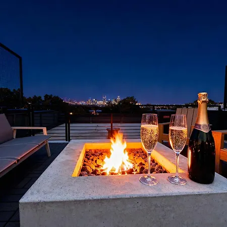 Rooftop Hot Tub Fire Pit 8br Near Broadway Holiday home Nashville
