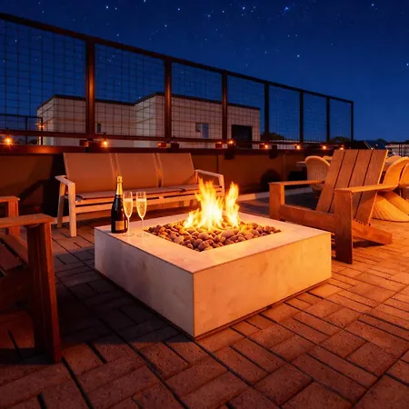 Holiday home Rooftop Hot Tub Fire Pit 6br Near Broadway