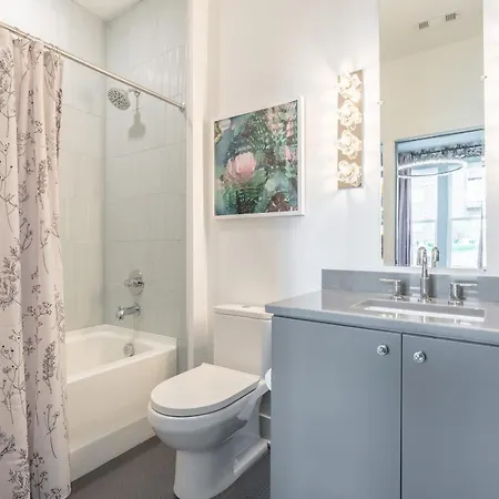 Holiday home Rooftop Hot Tub Fire Pit 8br Near Broadway *