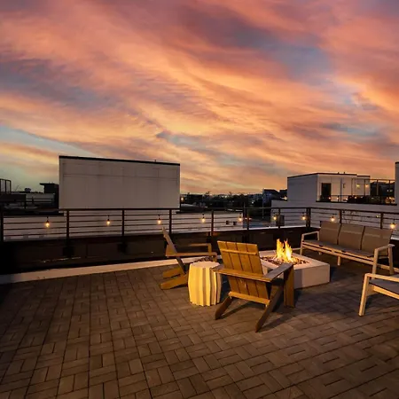Rooftop Fire Pit Lounge Skyline Dt Nash Views Nashville