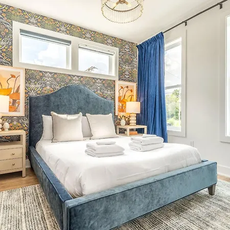 Luxe Group With Hot Tub & Rooftop Lounge Holiday home Nashville