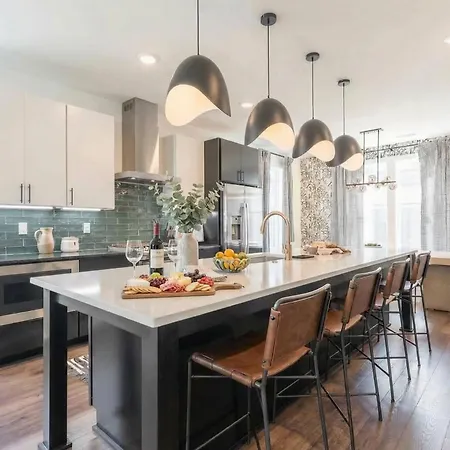 Holiday home Luxe 4br With Fire Pit Grill And Views