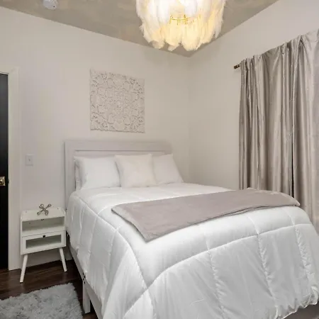 Holiday home Germantown-adjacent 4br With Private Deck & Grill *