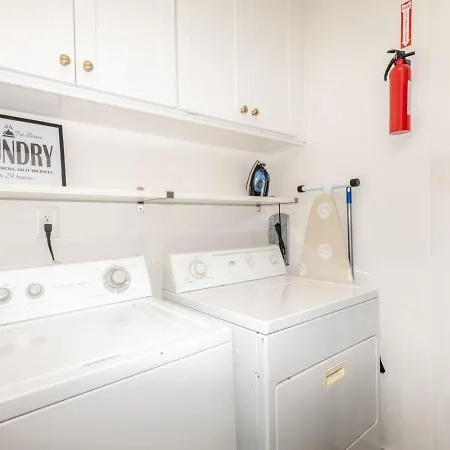Germantown-adjacent 4br With Private Deck & Grill Holiday home *