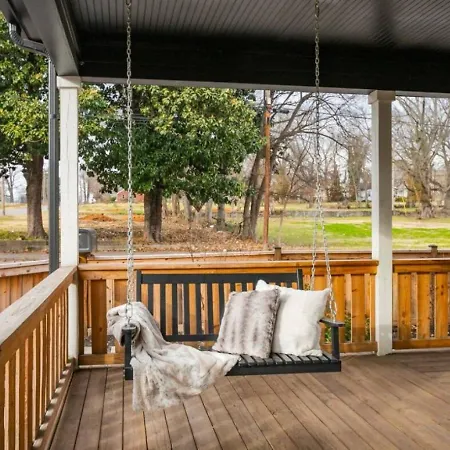 Germantown-adjacent 4br With Private Deck & Grill * Nashville