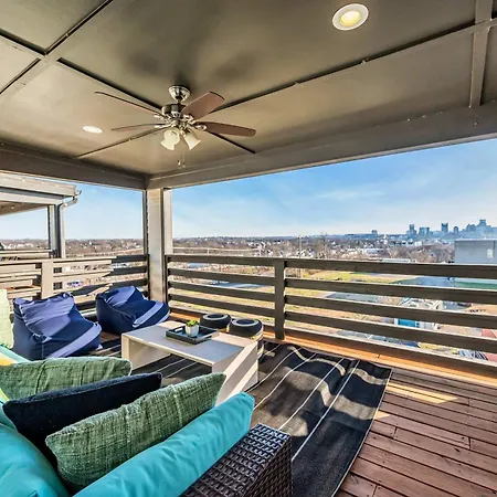 Holiday home Game Balcony Backyard Near Downtown Nash