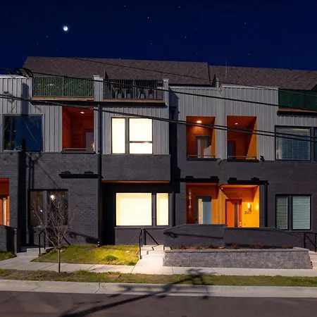 Holiday home Private With Rooftop Game Near Downtown