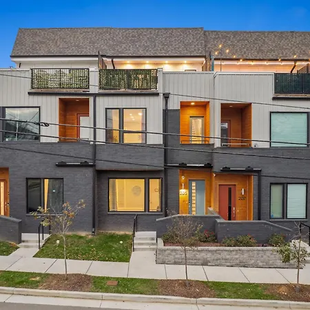 Holiday home Private With Rooftop Game Near Downtown *