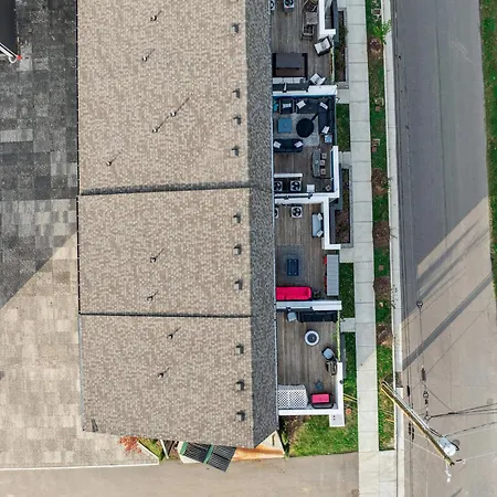 Private With Rooftop Game Near Downtown Holiday home