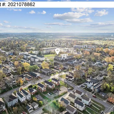 Private With Rooftop Game Near Downtown Holiday home Nashville