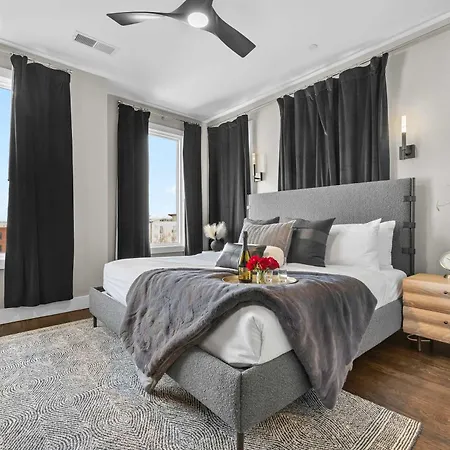 2 Homes! Broadway Views, Rooftops & Karaoke