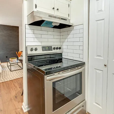 Holiday home Boho West - West End - 3 Mins To Broadway *