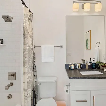 Holiday home King 3br Retreat & 2-car Garage East Nashville