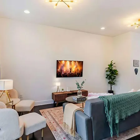 Rooftop Views & Patio Lounge Near Downtown Holiday home Nashville