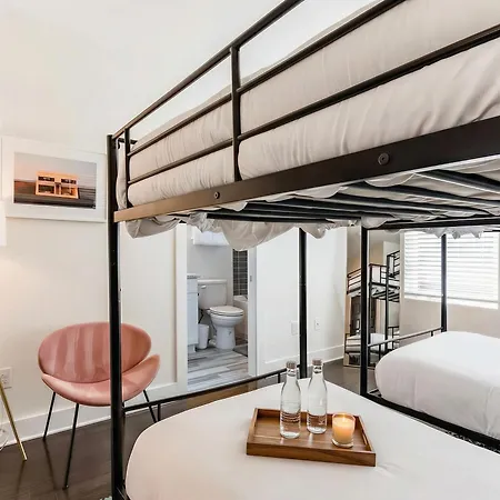 Rooftop Views & Patio Lounge Near Downtown Holiday home *