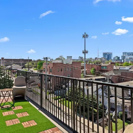 The Penthouse - 3br Rooftop - Downtown
