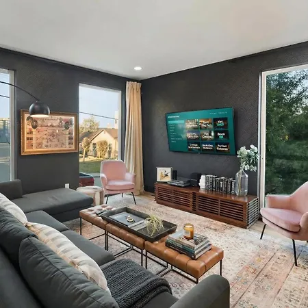 Luxury Retreat - Double Rooftop Deck & Game