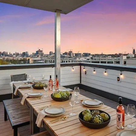 Luxury Retreat - Double Rooftop Deck & Game *