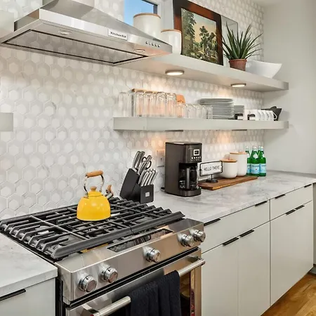 Holiday home Luxury Retreat - Double Rooftop Deck & Game Nashville