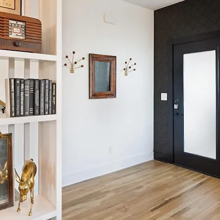 Luxury Retreat - Double Rooftop Deck & Game *