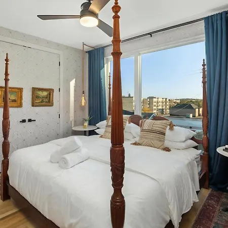 Luxury Retreat - Double Rooftop Deck & Game * Nashville