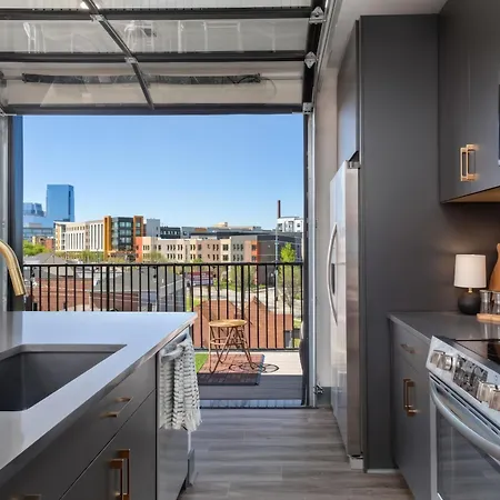 The Penthouse - 3br Rooftop - Downtown * Nashville