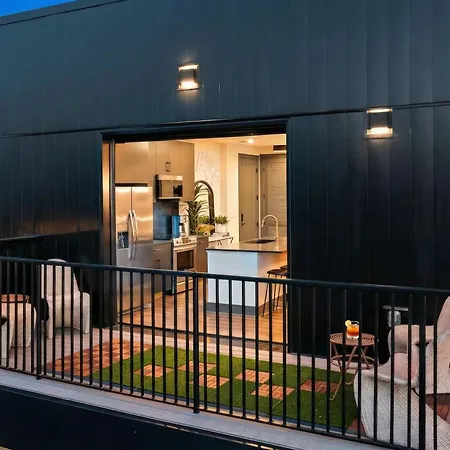 Apartment Rooftop Deck & Skyline Views Downtown Penthouse Nashville