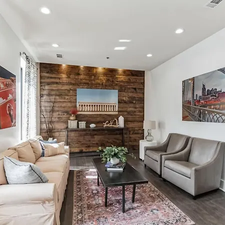 Holiday home Trendy For 2 Near Centennial Park & Vandy